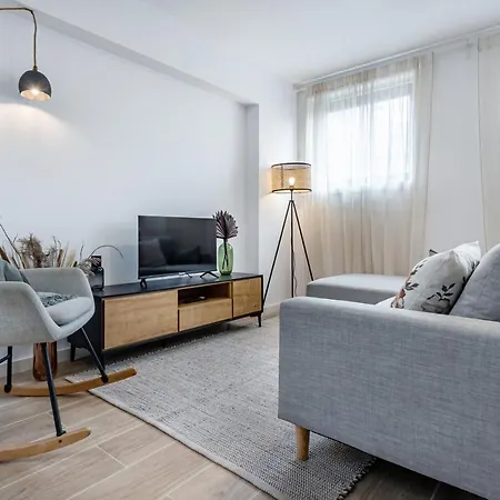 Nomads Lux - 1bdr Charming Floor * 포르투